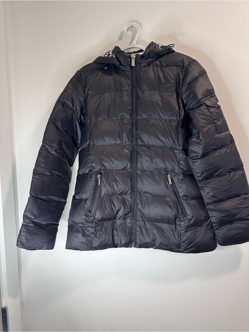 MHM Fashion Quality Classic Women's Black Hooded Quilted Puffer Jacket